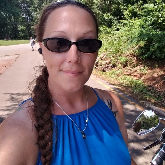 NoN-Essential🥰Necessities! ALL those things a woman thinks she needs... - Picture 2 of 8